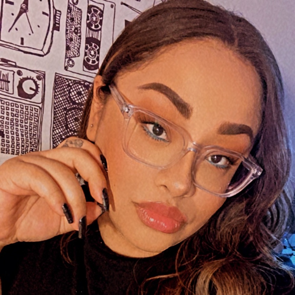 Meet your Posher, Sarai